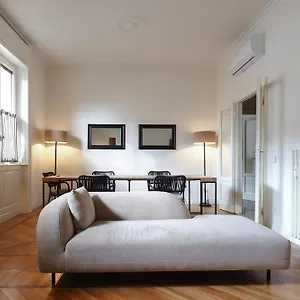 Adelaide Elegant Milano